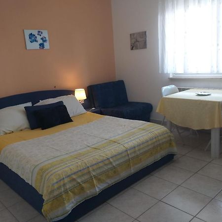 Beach Apartments Nemira Omiš Eksteriør billede
