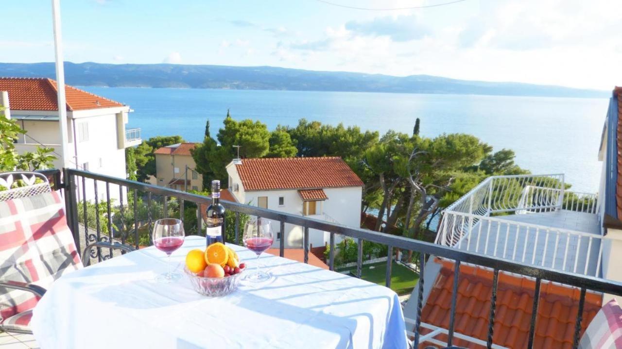 Beach Apartments Nemira Omiš Eksteriør billede