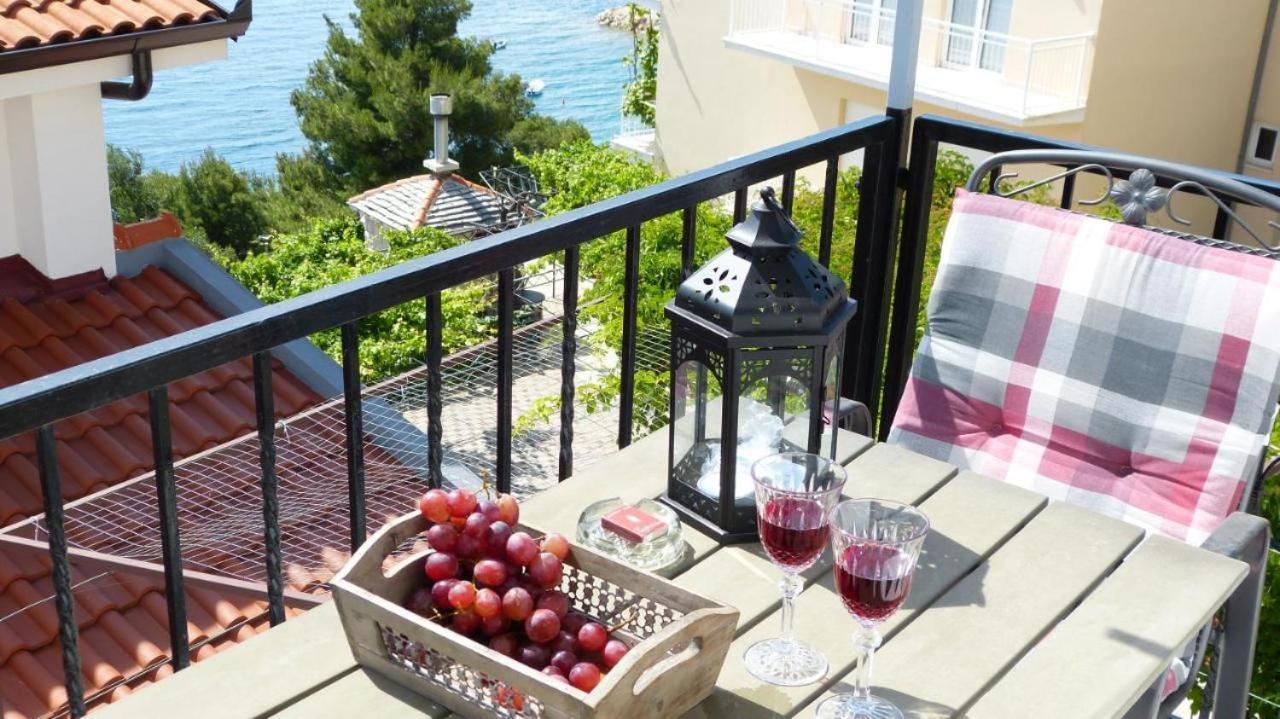 Beach Apartments Nemira Omiš Eksteriør billede