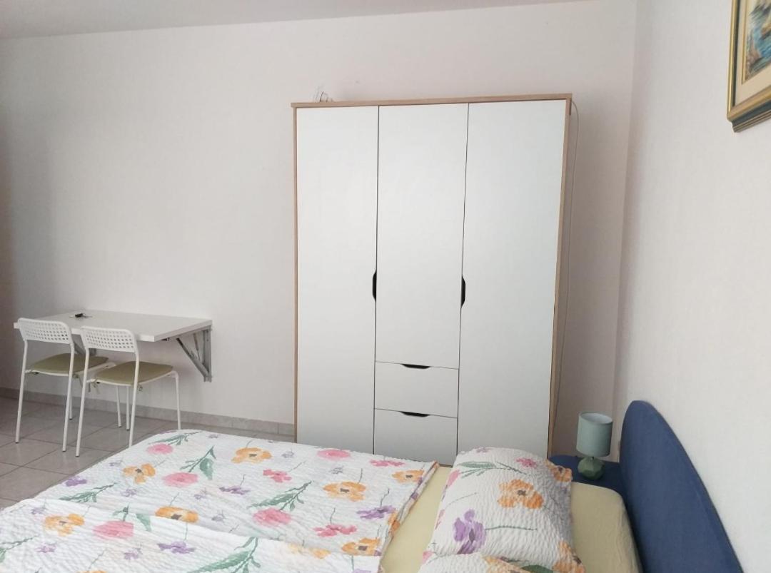 Beach Apartments Nemira Omiš Eksteriør billede